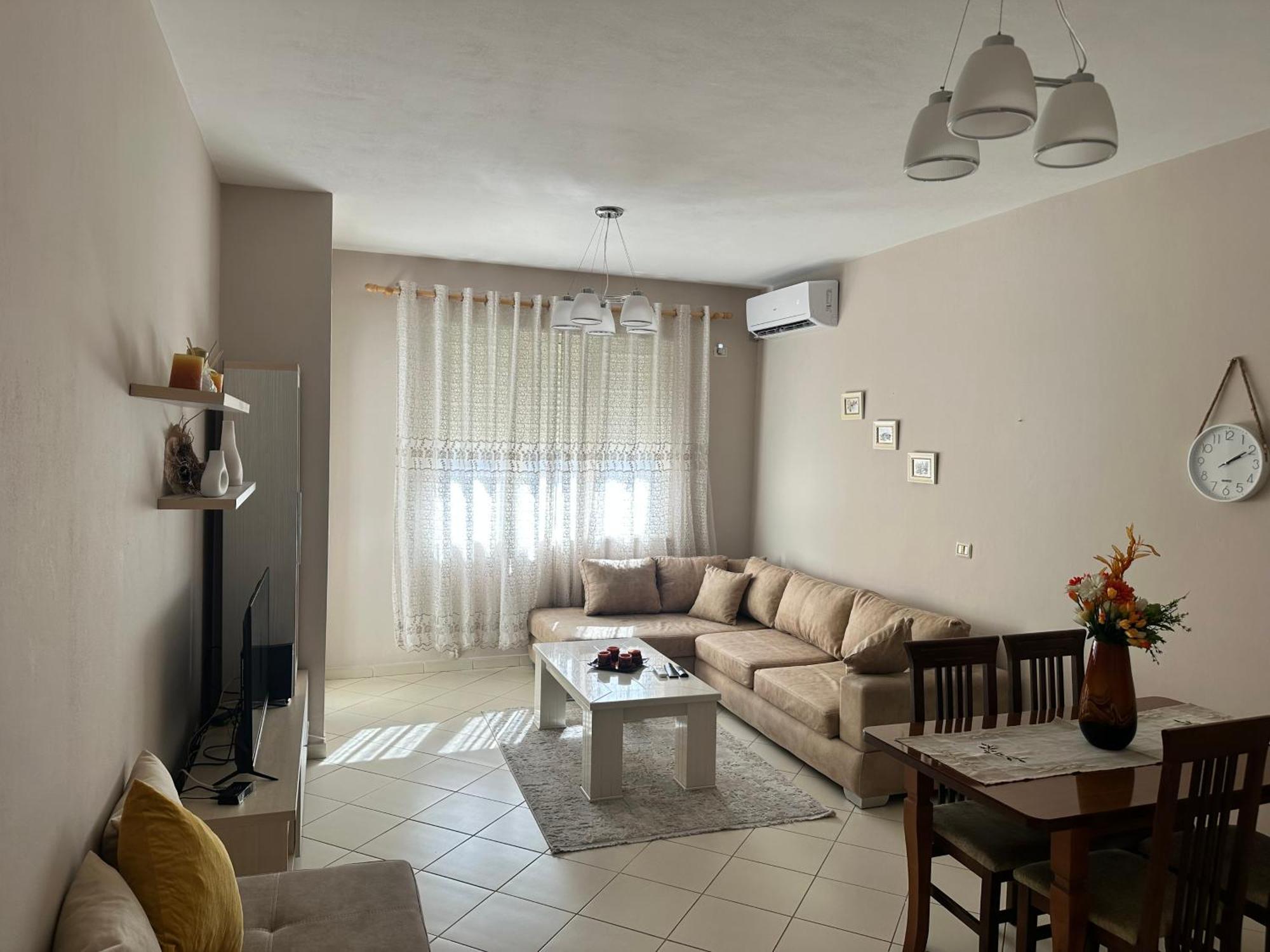Sunrise Apartment Near The Center 티라나 외부 사진
