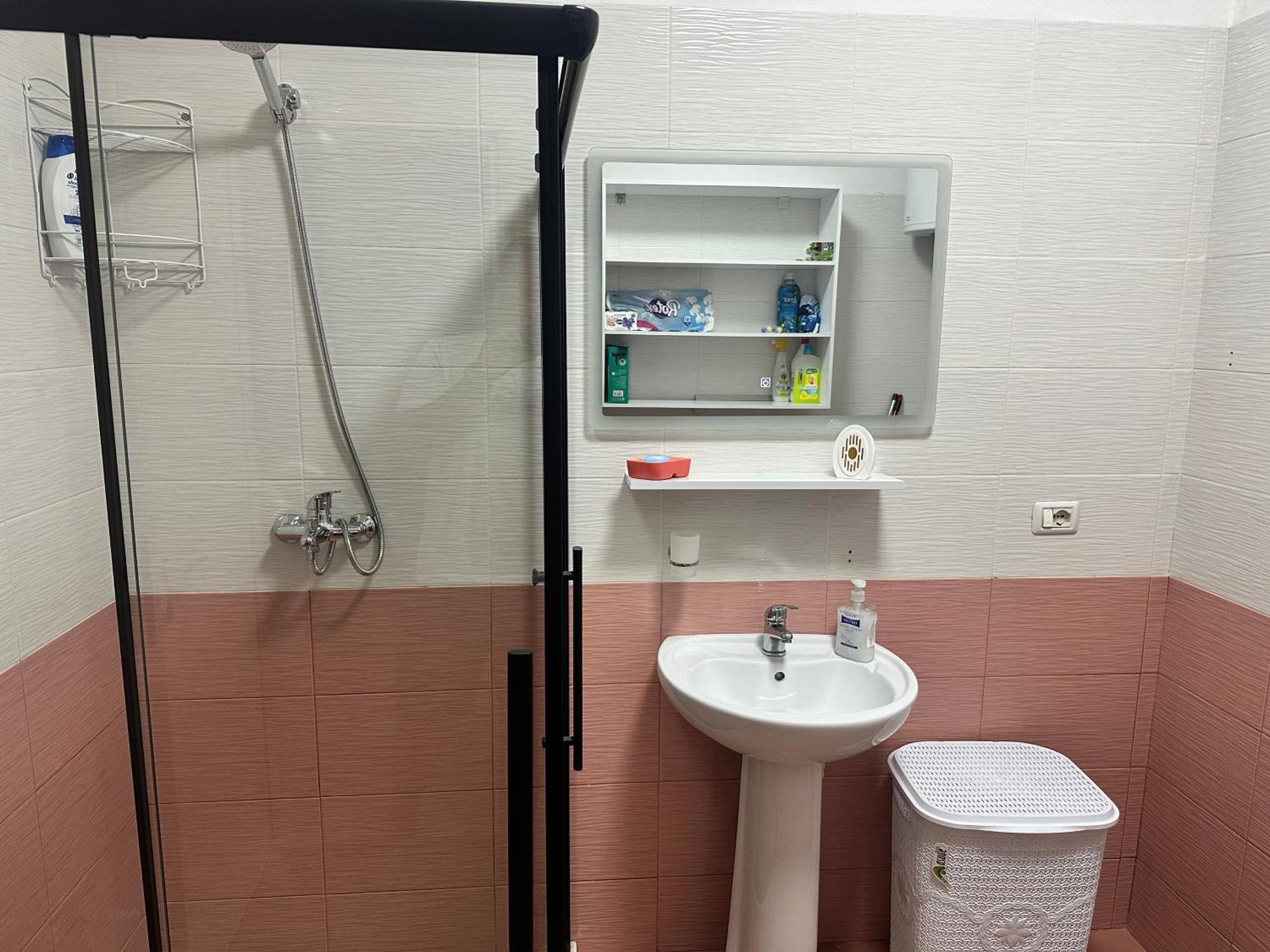 Sunrise Apartment Near The Center 티라나 외부 사진